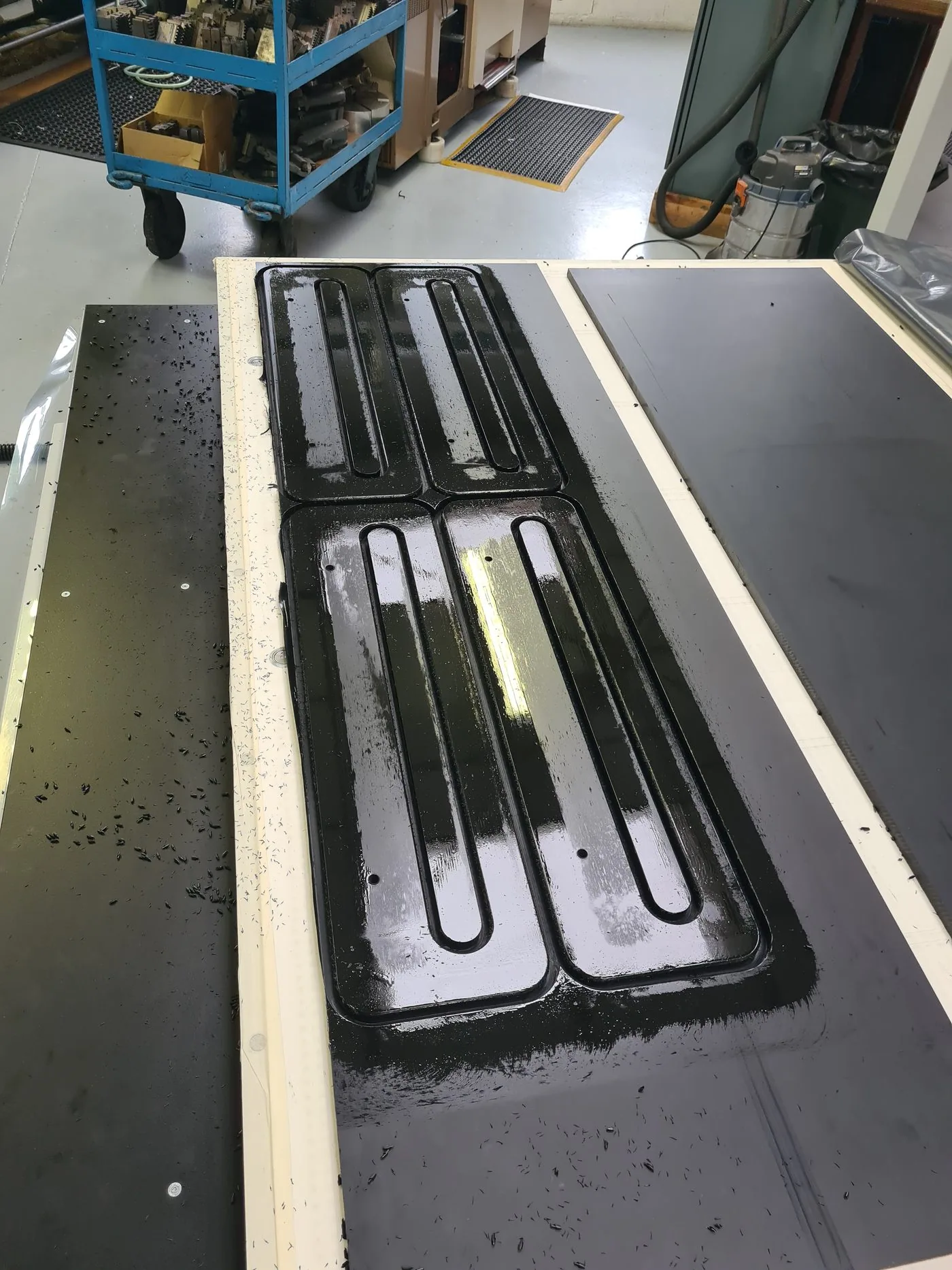 Fraiseuse SBC DBA — portique et table aspirante — atelier Alésage XC, Le Châtelet-en-Brie (77)